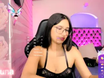 Luniverse  live sex cam