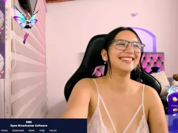Luniverse  live sex cam