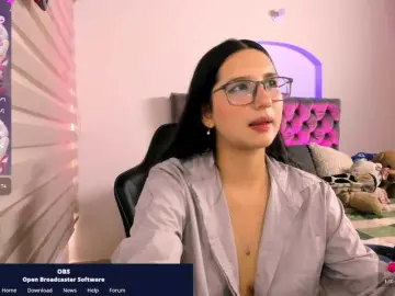 Luniverse  live sex cam