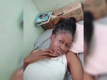 Divine123  live sex cam