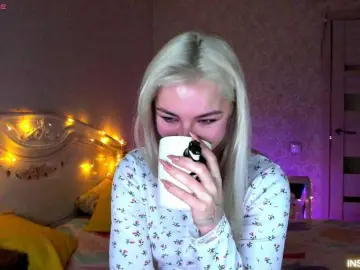 LillyMoure  live sex cam