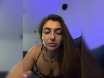 WILDGIRL  live sex cam