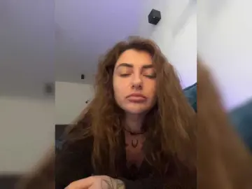 WILDGIRL  live sex cam