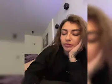 WILDGIRL  live sex cam