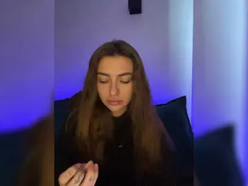 WILDGIRL  live sex cam