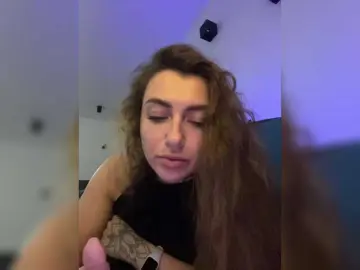 WILDGIRL  live sex cam