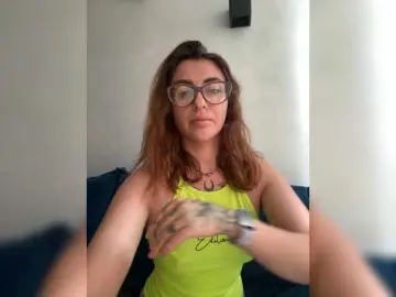 WILDGIRL  live sex cam