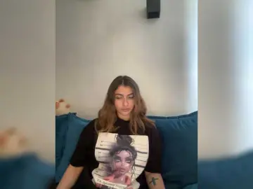 WILDGIRL  live sex cam
