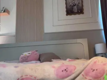 LizzyMeoww  live sex cam