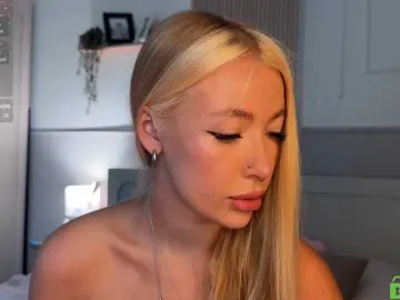 LizzyMeoww  live sex cam