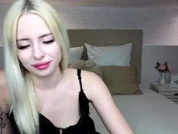 Bella-crazyy  live sex cam