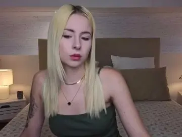 Bella-crazyy  live sex cam