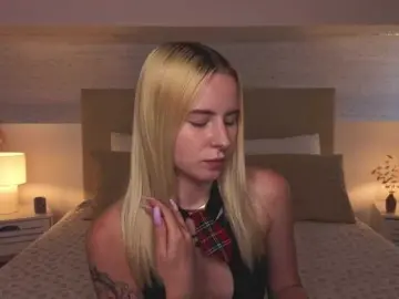 Bella-crazyy  live sex cam