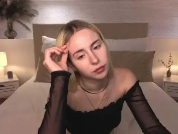 Bella-crazyy  live sex cam