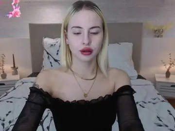 Bella-crazyy  live sex cam