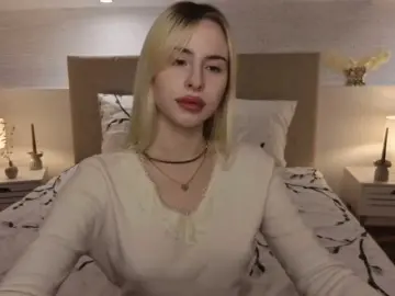 Bella-crazyy  live sex cam
