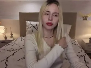Bella-crazyy  live sex cam