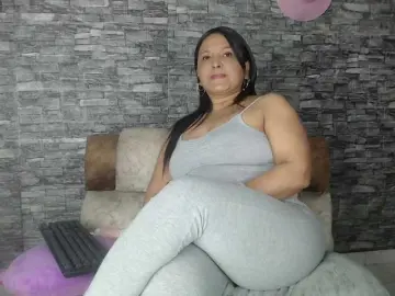 Danna-Paolaa  live sex cam