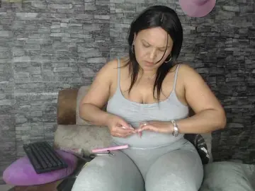 Danna-Paolaa  live sex cam