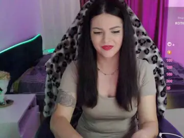MayaClover  live sex cam