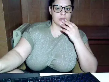 MoniqQuuen  live sex cam