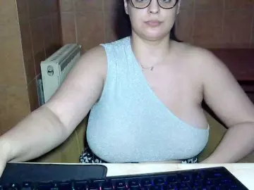 MoniqQuuen  live sex cam