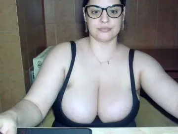 MoniqQuuen  live sex cam