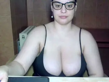 MoniqQuuen  live sex cam