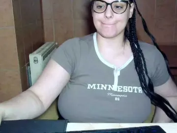 MoniqQuuen  live sex cam