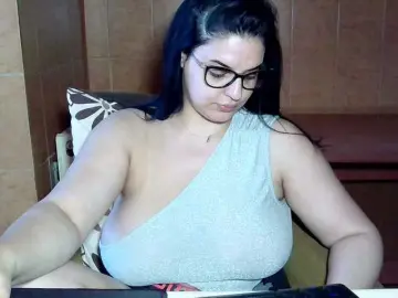 MoniqQuuen  live sex cam