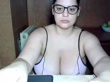 MoniqQuuen  live sex cam