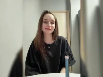 SweetKira  live sex cam