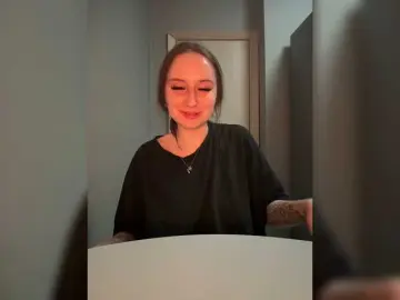 SweetKira  live sex cam