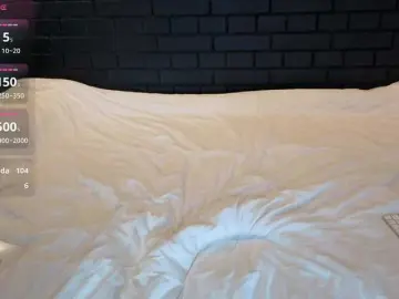 VikkiMikki  live sex cam