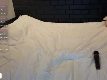 VikkiMikki  live sex cam