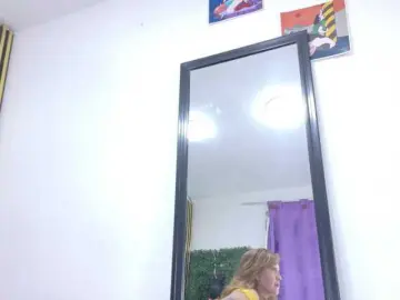 Kazsandra  live sex cam