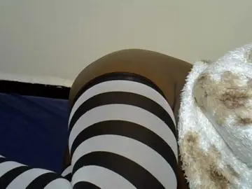 ZuriSecrets  live sex cam