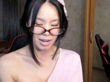 Amiya-cute  live sex cam