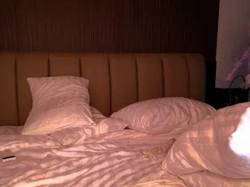 BlondeDollTia  live sex cam
