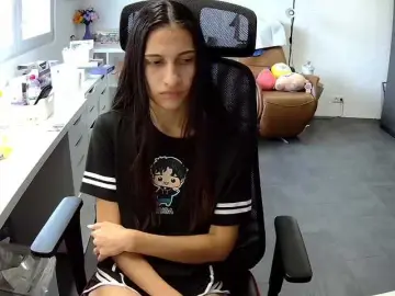 Laurishyness  live sex cam
