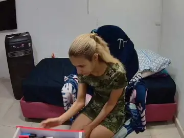 Laurishyness  live sex cam