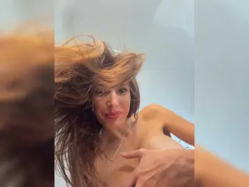 Lindseya  live sex cam
