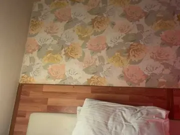 Lovememoreamore  live sex cam