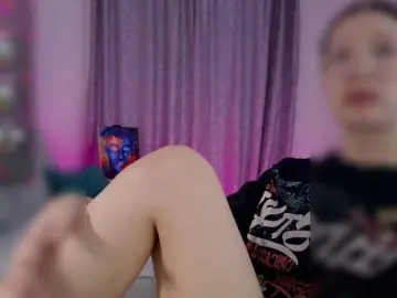 Lovememoreamore  live sex cam