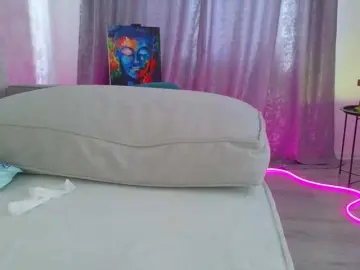 Lovememoreamore  live sex cam