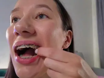 Lovememoreamore  live sex cam