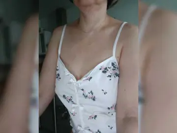 Lovesupergerl  live sex cam