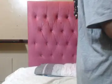 Wettykitty25  live sex cam
