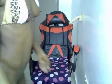 Dinah-6  live sex cam