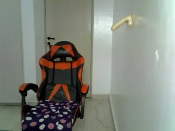 Dinah-6  live sex cam